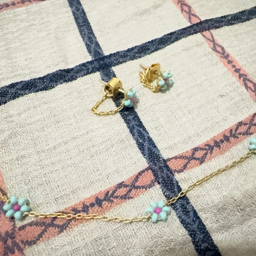 Madewell Elegant Gold and Blue Floral Necklace and Earrings - Picture 3 of 3